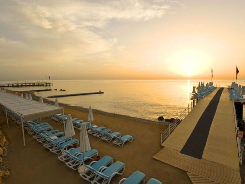 Amara Luxury Resort